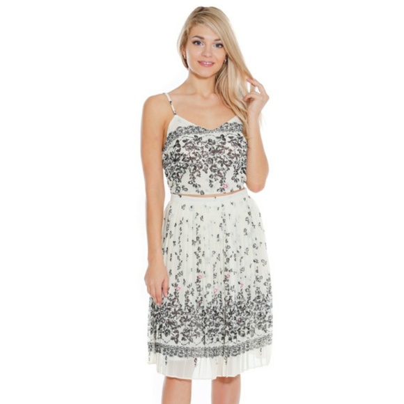 Dresses & Skirts - 2 piece set ✌ Make many different outfits